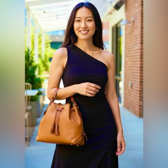 Dooney & Bourke Handbags - 🍑DOONEY FREAKING BOURKE!!! LIKE NEW!!🍑